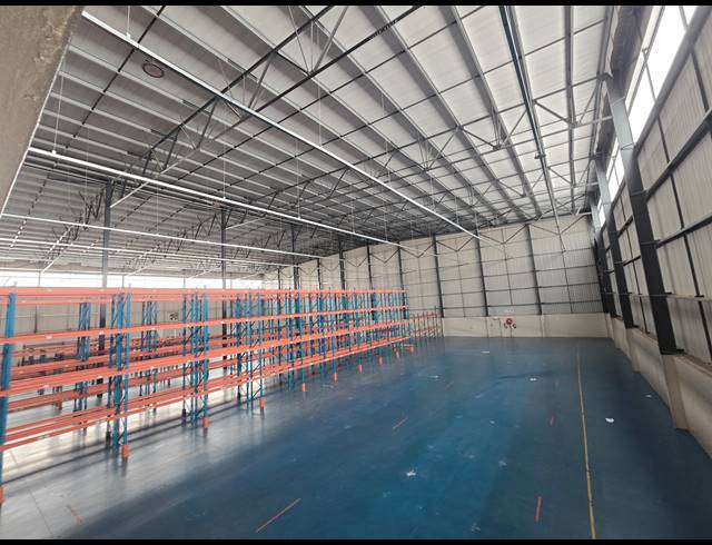 3,234M² WAREHOUSE FOR SALE IN COSMO BUSINESS PARK